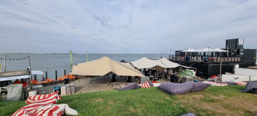 stretchtent huren kloosterzande Zeeland