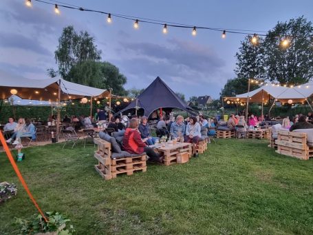 stretchtent huren Oost Vlaanderen vlondervloer