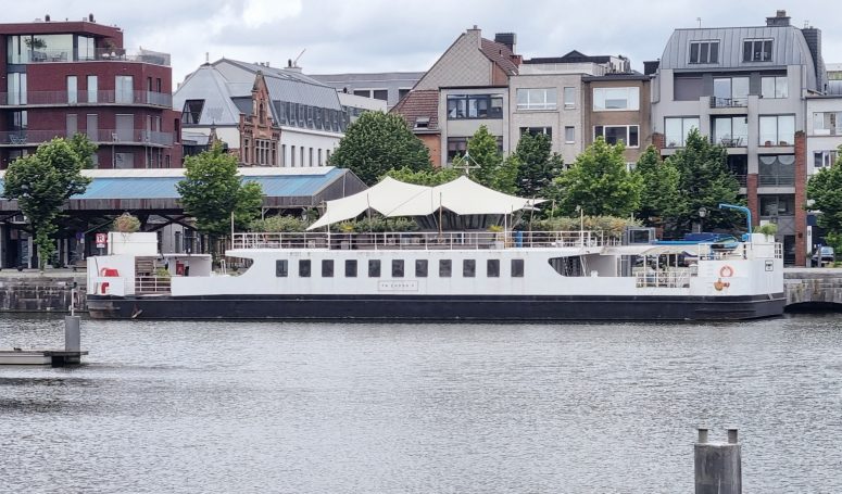 stretchtent huren Oost Vlaanderen vlondervloer