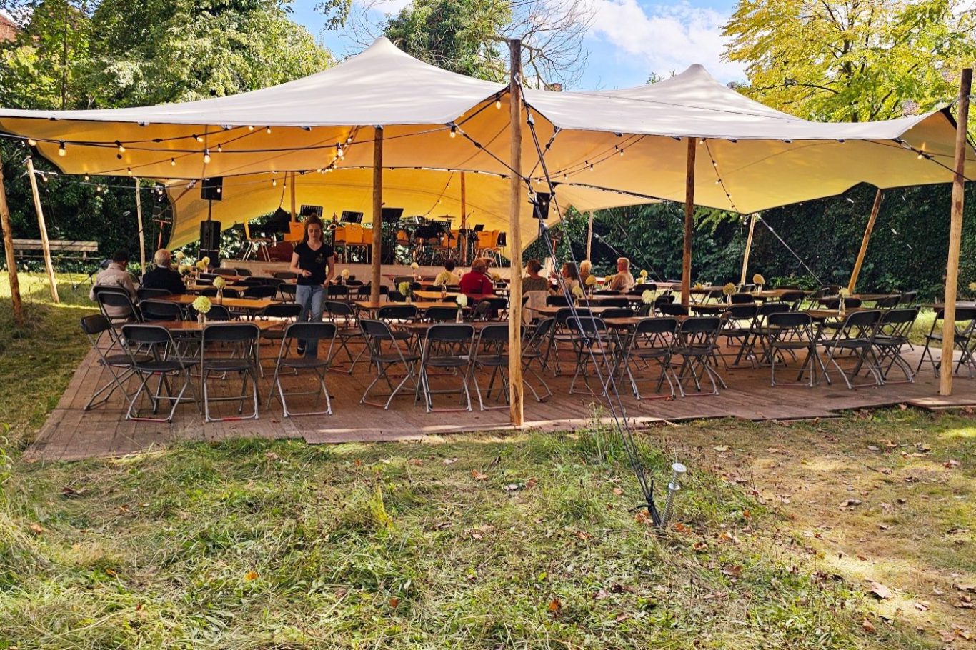 stretchtent huren Oost Vlaanderen